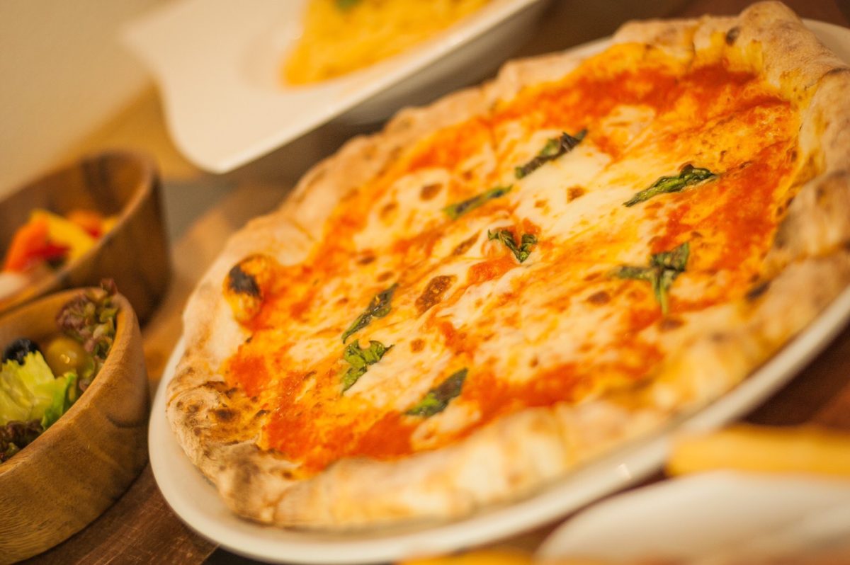 トリュフ香るピザが登場　石窯ピザを持ち帰りでも／Pizza Ｒ