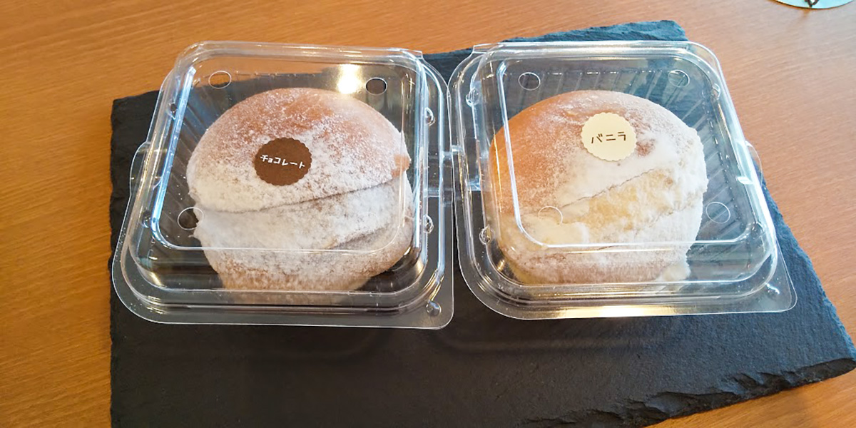 チョコとバニラ期間限定のパン　全て国産小麦を使用／Bakery cafe Pulla・和泉市