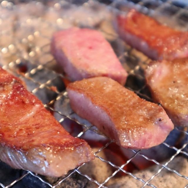 【堺市】上質の肉を七輪炭火で ロースからホルモンまで／焼肉ひろ