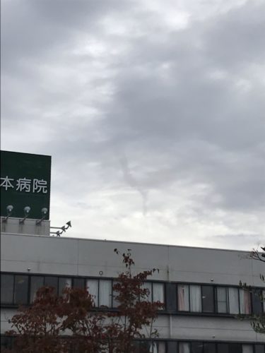 ［大阪狭山市］竜巻のたまご〝ろうと雲〟が発生！【読者投稿】