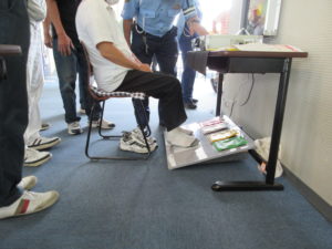 足の俊敏性を計測する参加者