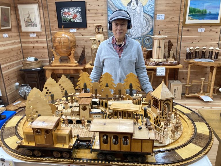 富田林市］圧巻ジオラマ「森林鉄道」 寺池台の松澤さん、木のおもちゃ