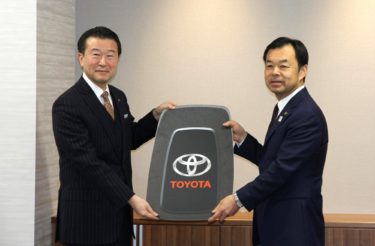 和泉市にワゴン車、トヨタ２社が寄贈　予約型乗合で活躍中
