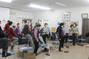 ［堺市南区］高齢者サロンでお笑い健康体操　茶山台地域会館