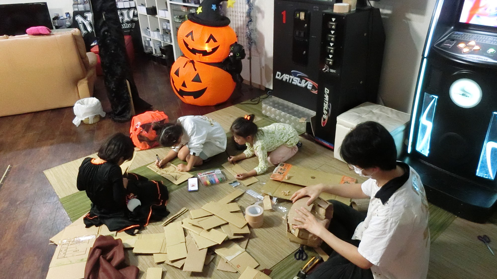 子ども食堂「寺子屋カフェ花唐草」