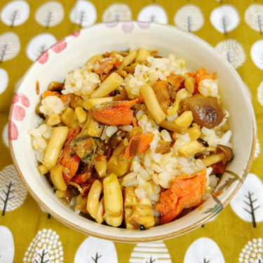 シメジと鮭の混ぜご飯