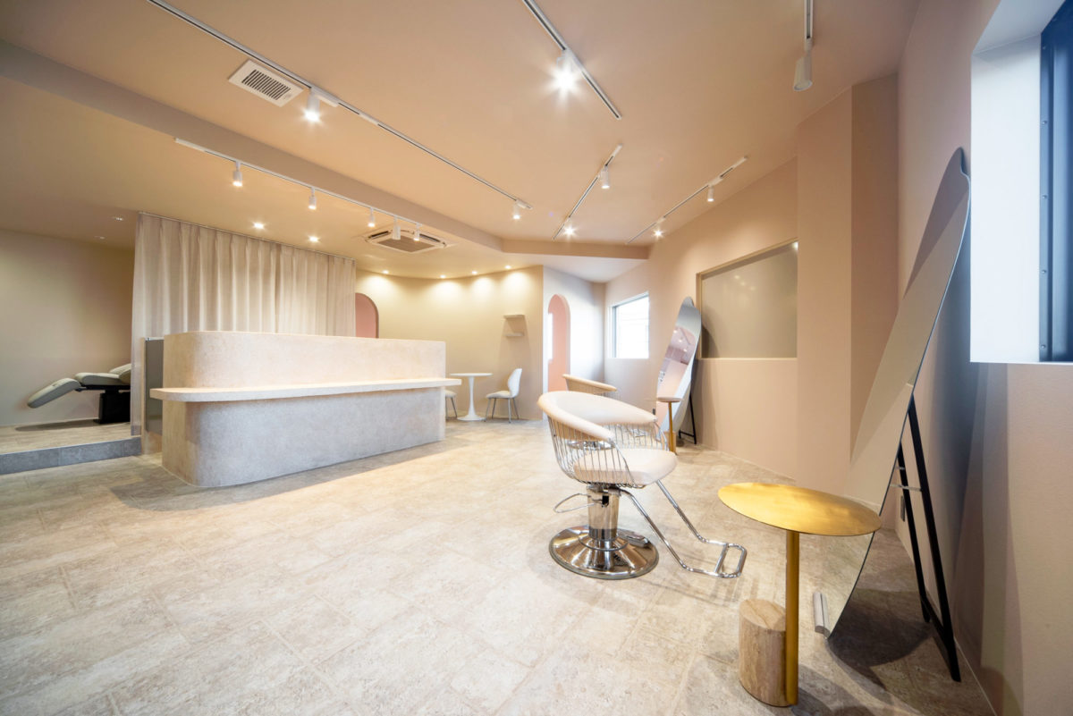 ヘアとアイラッシュエミュ