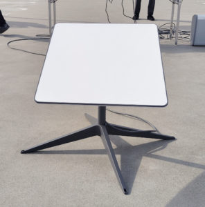 南区役所　衛星通信機器スターリンクのアンテナ