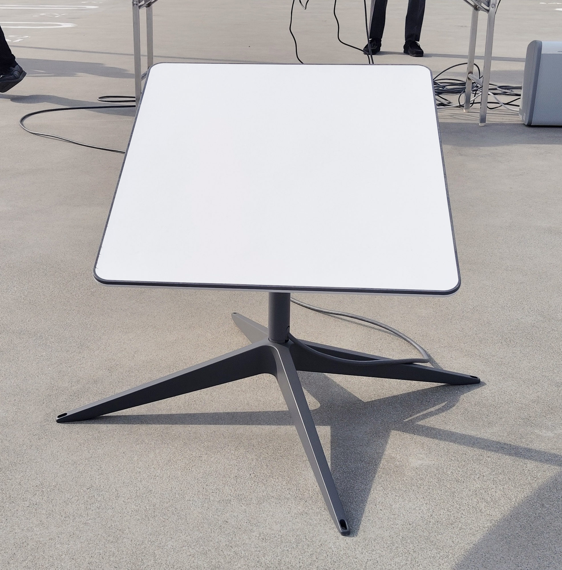 南区役所　衛星通信機器スターリンクのアンテナ