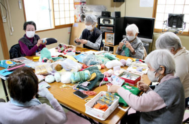 きずな「マフづくりの会」